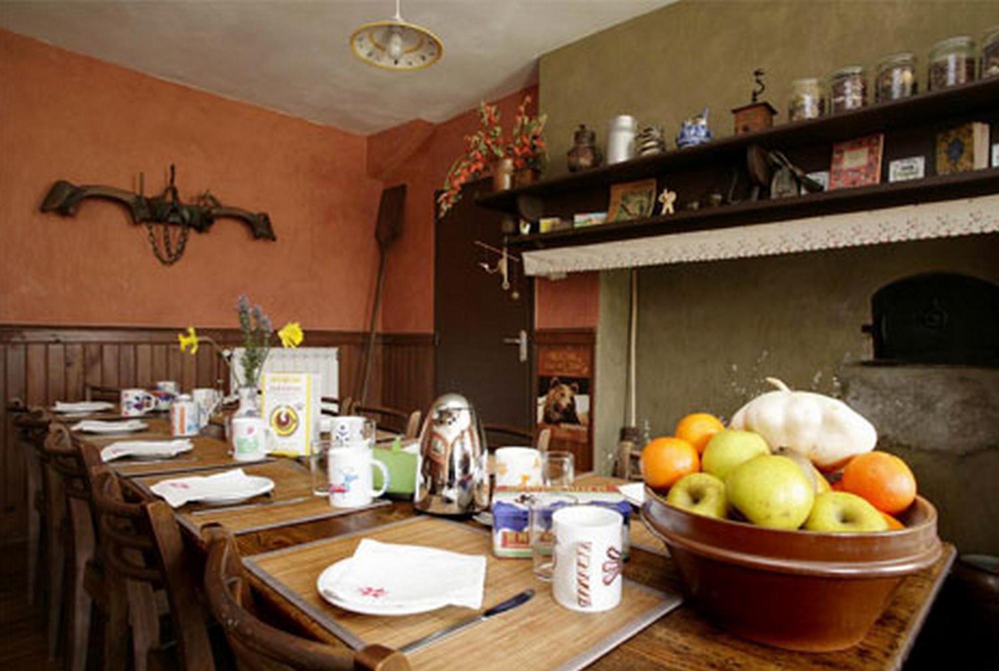 Le Poujastou Bed & Breakfast Juzet-de-Luchon Exterior foto