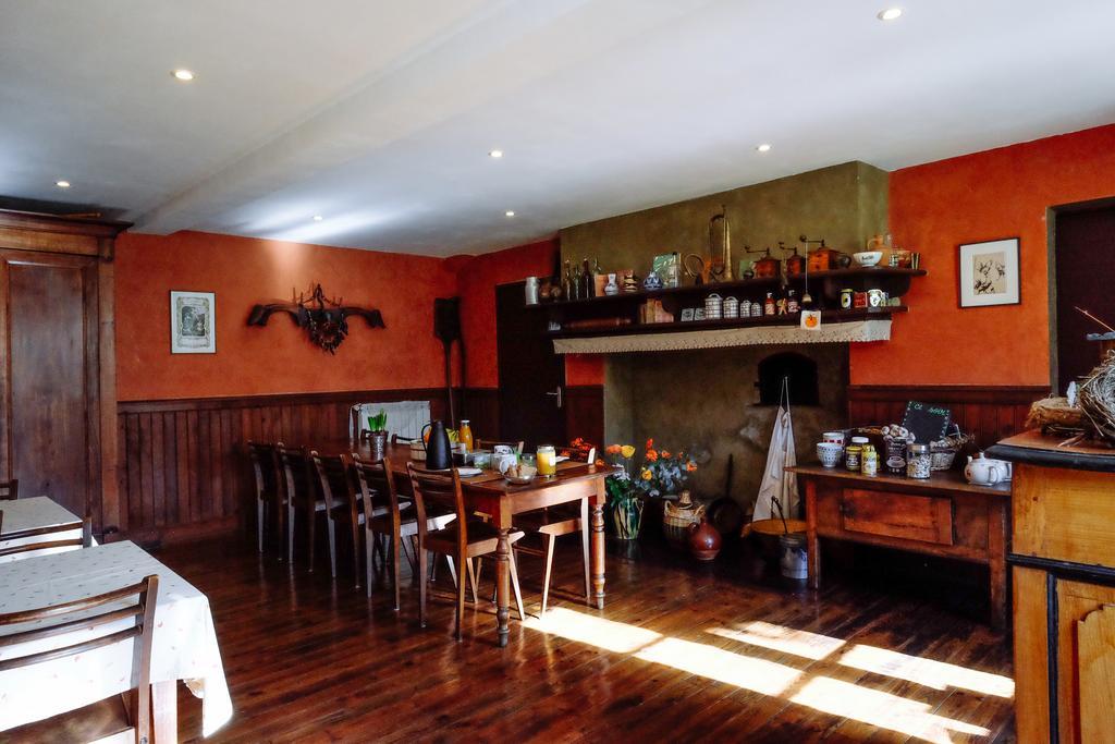 Le Poujastou Bed & Breakfast Juzet-de-Luchon Exterior foto